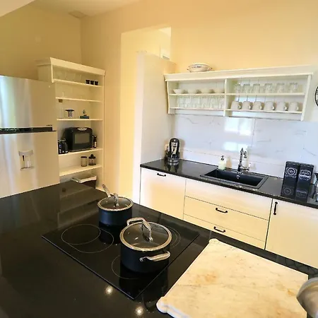 アパート Miramare On The スプリト